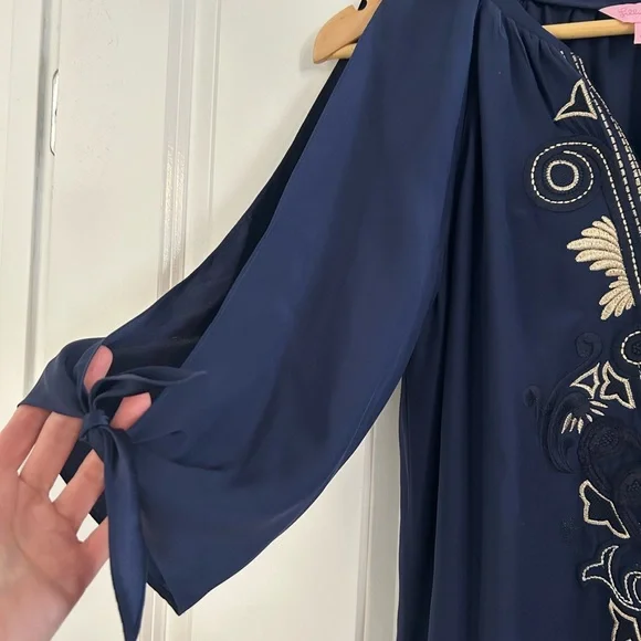Lilly Pulitzer Navy Dress. 100% SOIE with silk lining. Small. Like new! - Picture 2 of 5